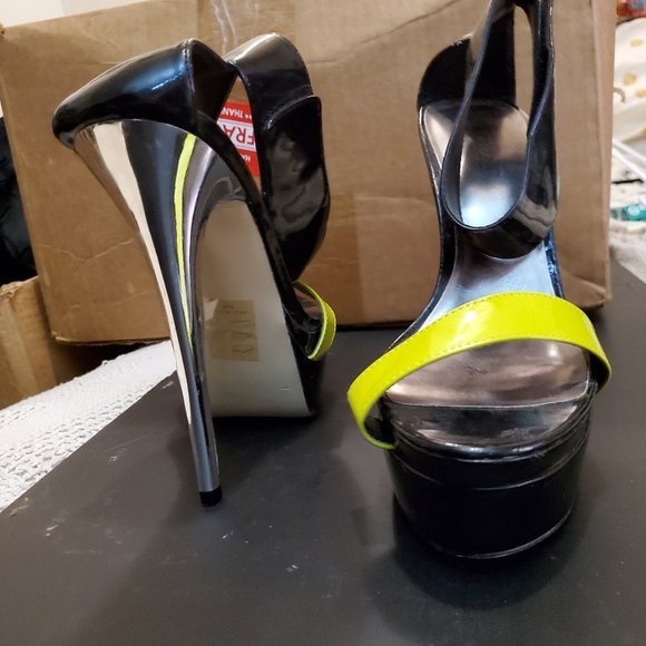 Platform heels - Picture 4 of 4